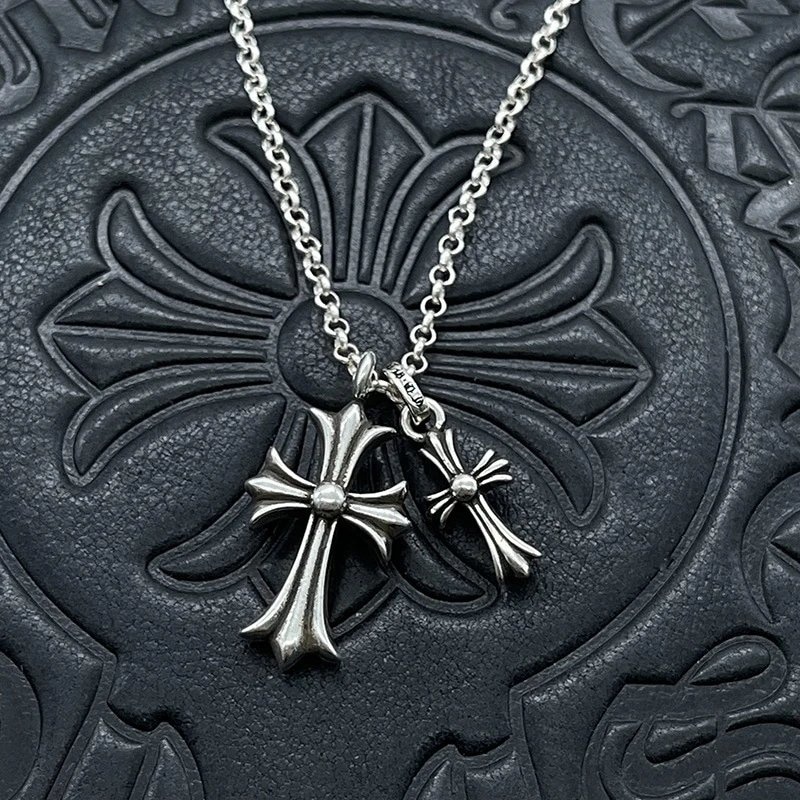 Chrome Hearts
Double Cross Pendant